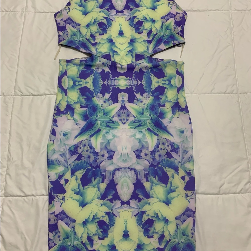 Donna Mizani size S body con dress floral